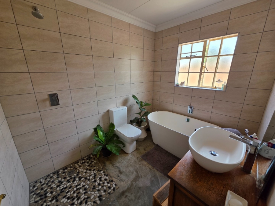 4 Bedroom Property for Sale in Heuwelsig Free State